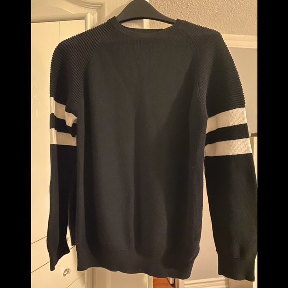 Forever 21 sweater - never worn - Picture 3 of 5